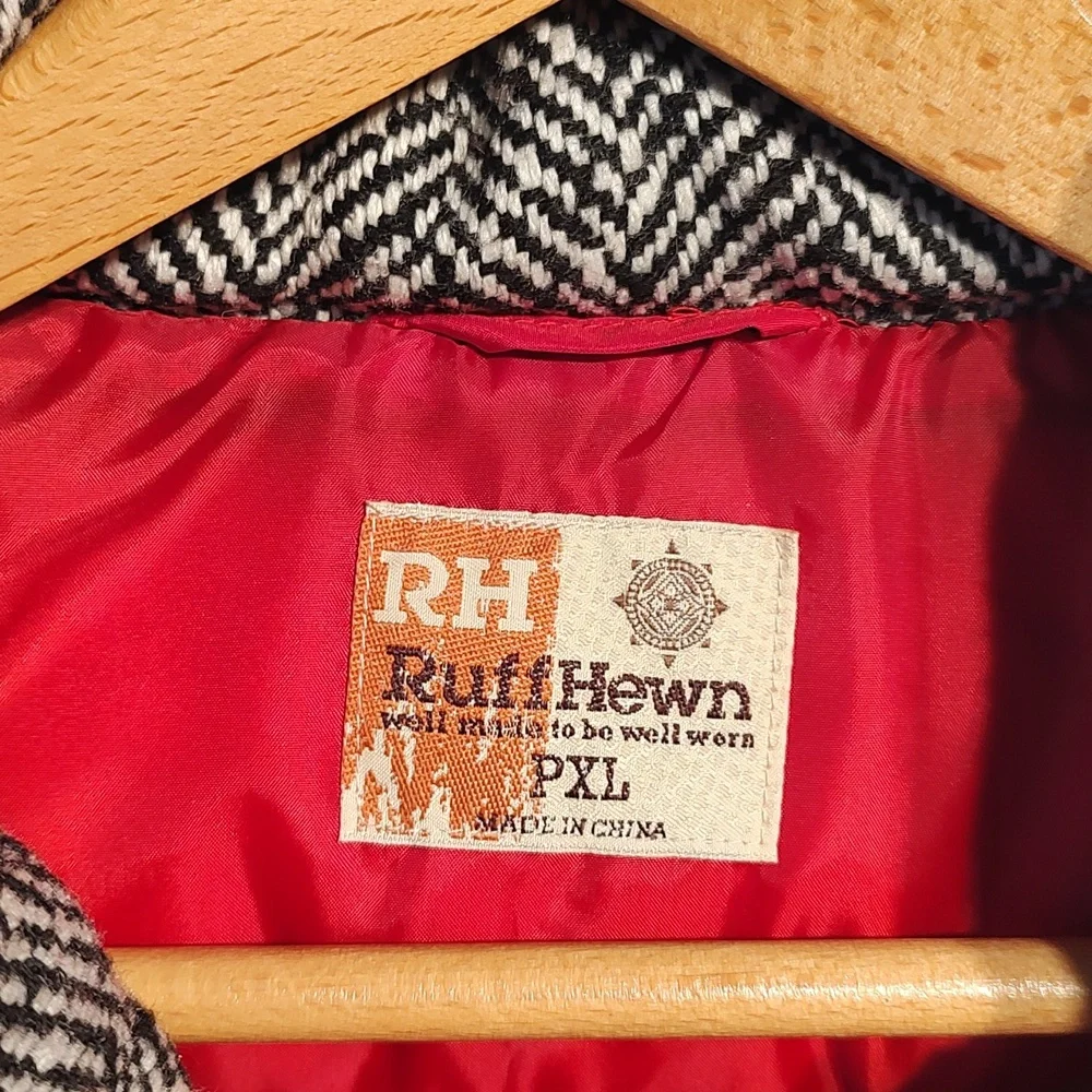 Women's red puffer vest by 'Ruff Hewn'. Size PXL - Picture 8 of 10